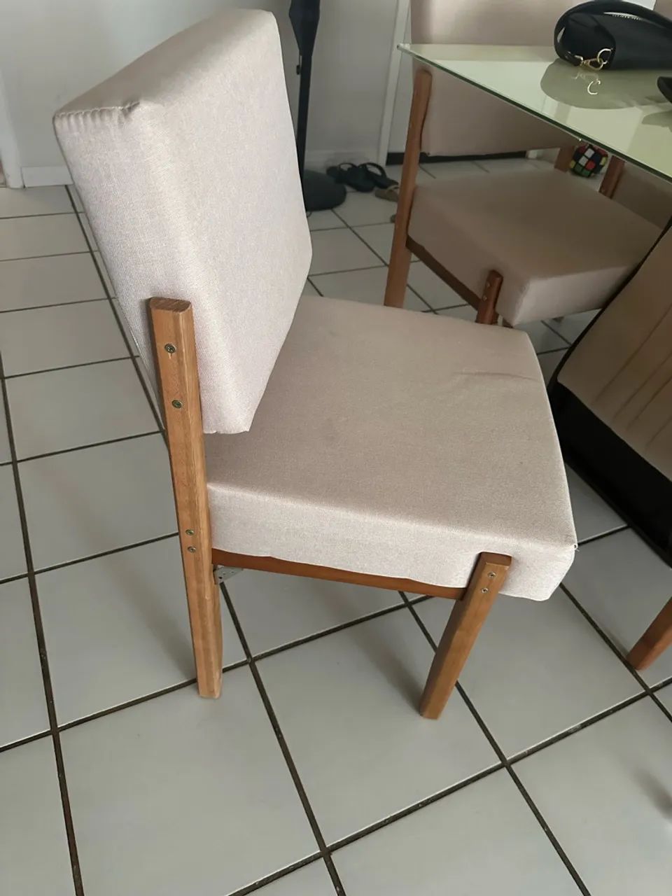 Conjunto mesa e 6 cadeiras linho e madeira maciça - Foto 2