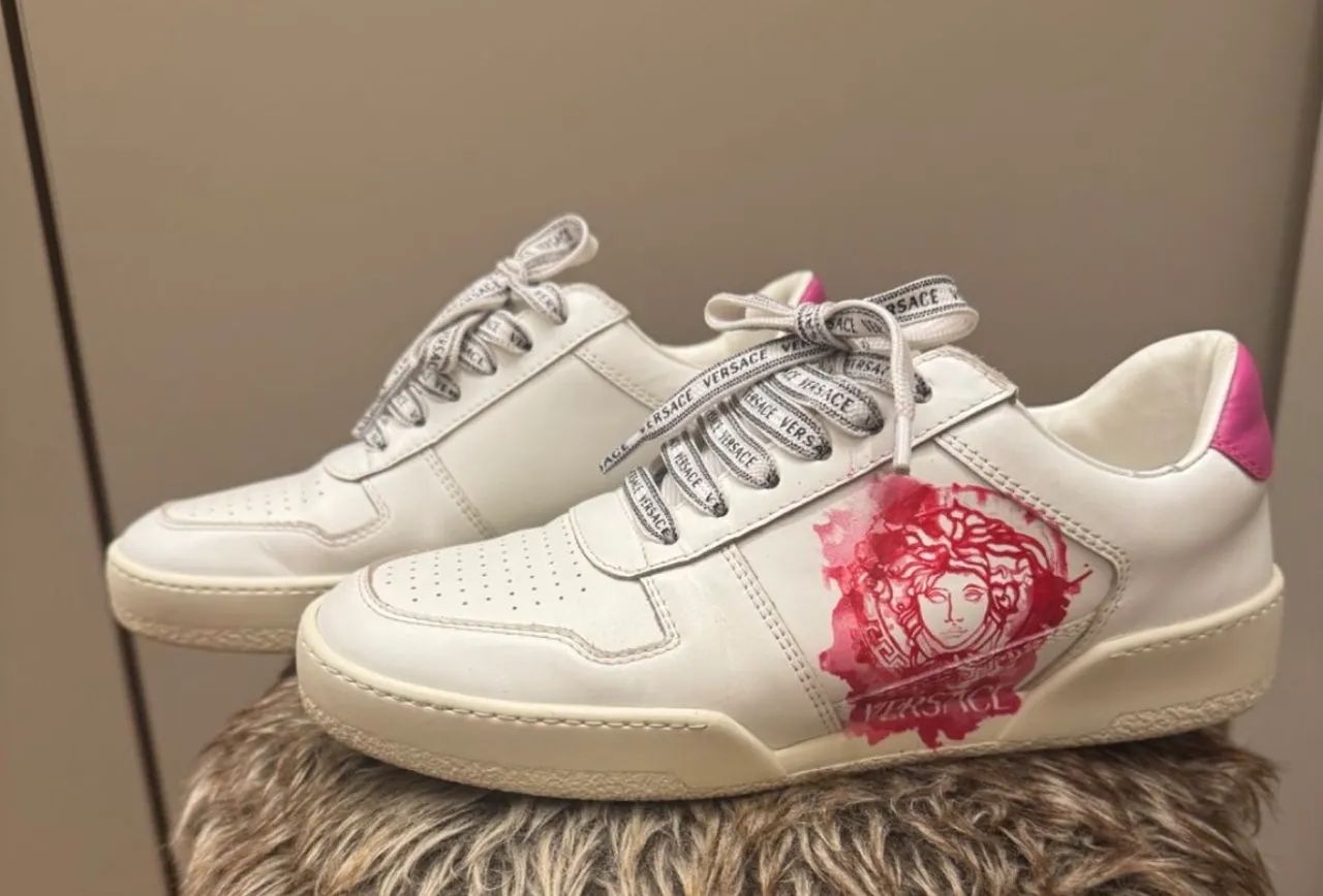 tênis Versace feminino em couro branco - Foto 2