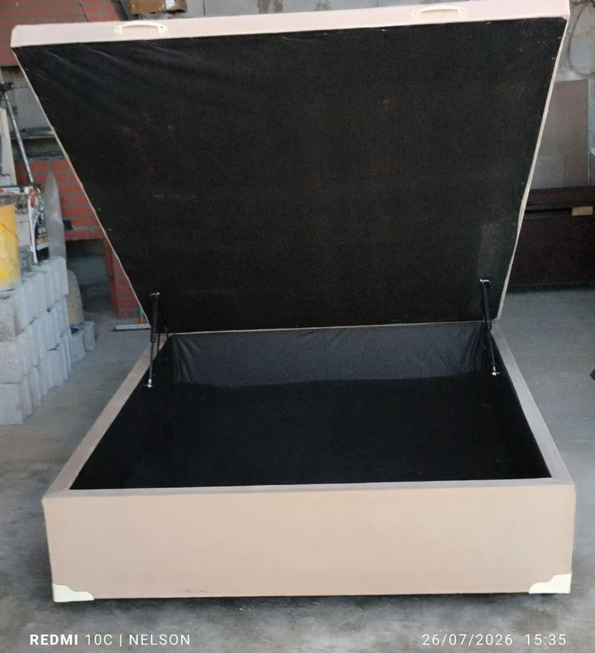 Cama box baú casal com colchão de molas