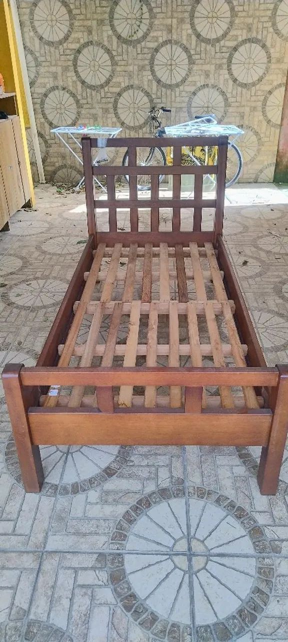 Linda cama de solteiro de madeira maciça  - Foto 2