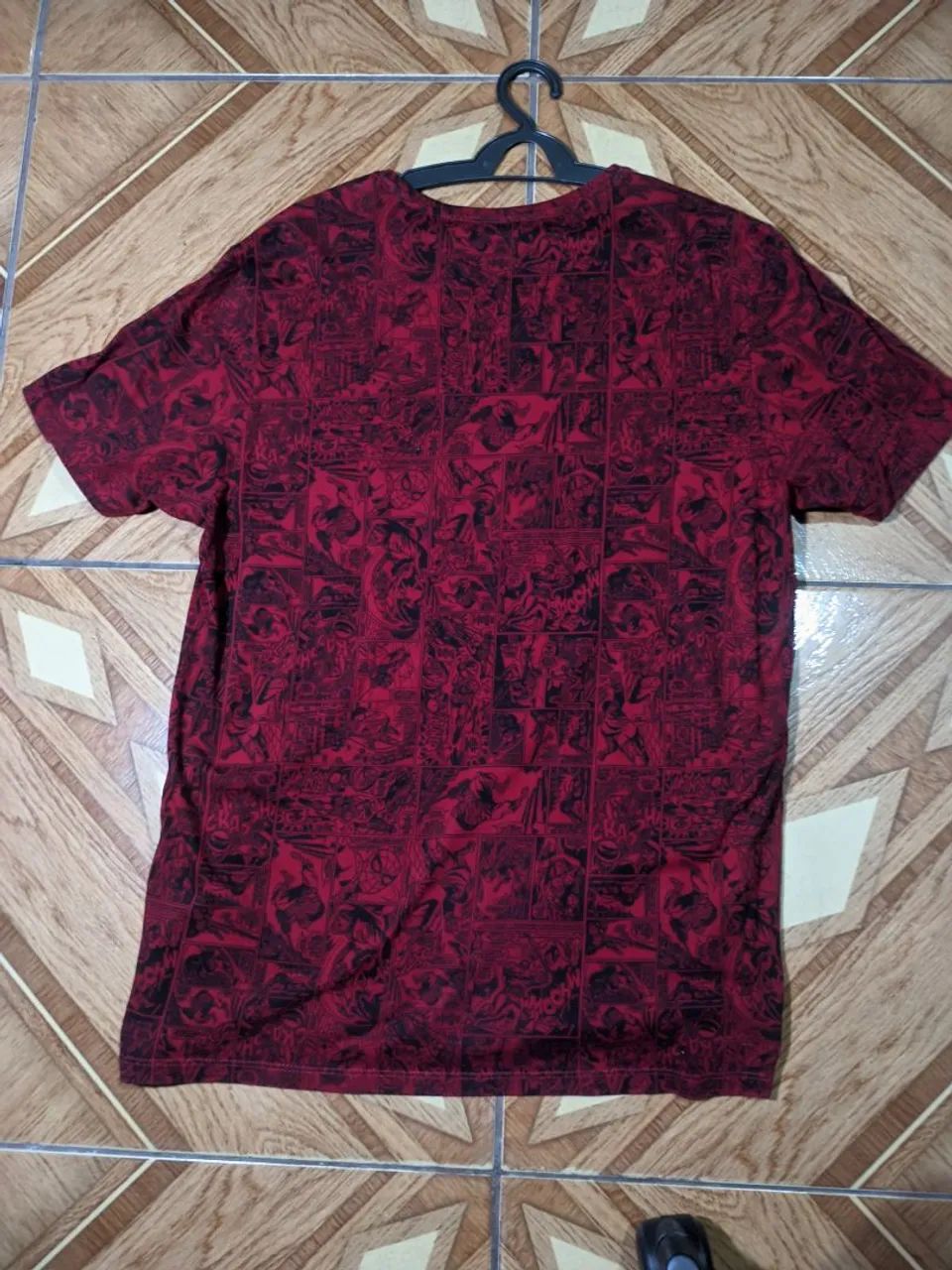 Camisa vermelha Marvel quadrinhos - Foto 2