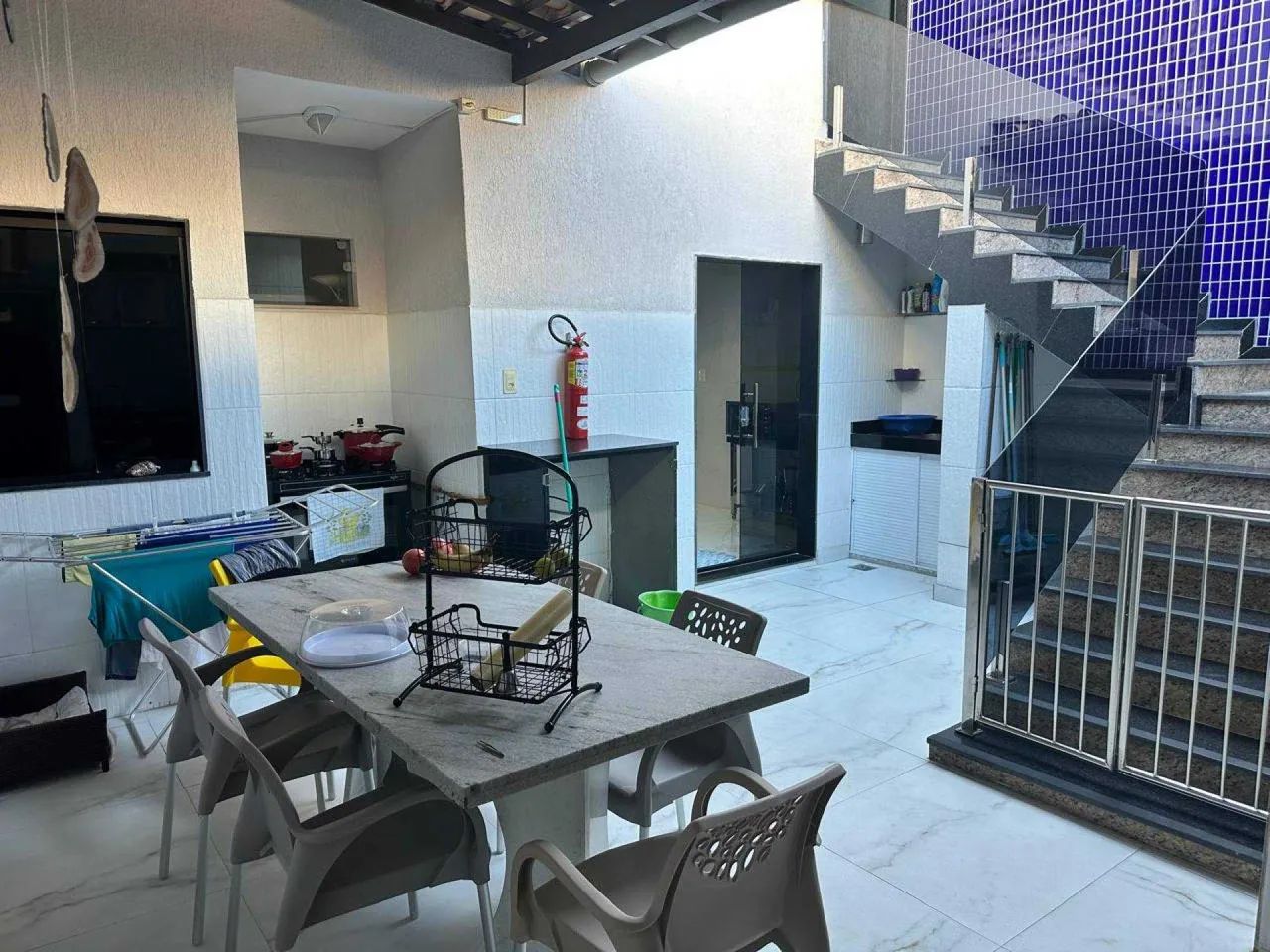 CASA DUPLEX COM ÁREA COMERCIAL NO LUZIA [54084] - Foto 4