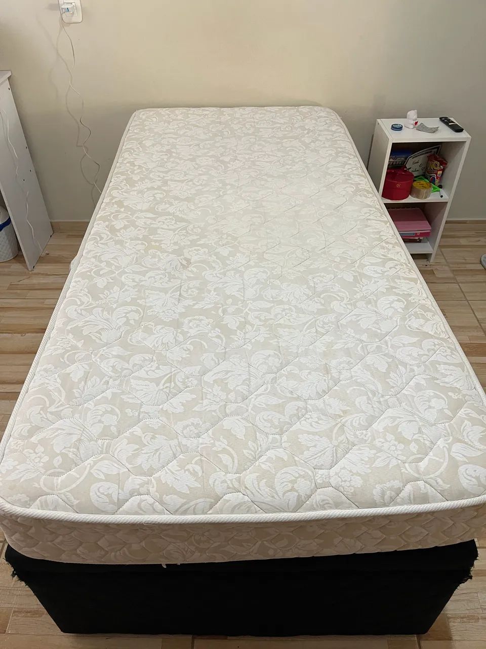 Cama de solteiro (armação baú) - Foto 3