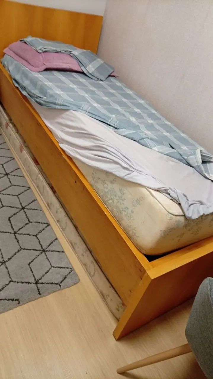 Cama para solteiros: contém colchão e jogo de lençol - Foto 2