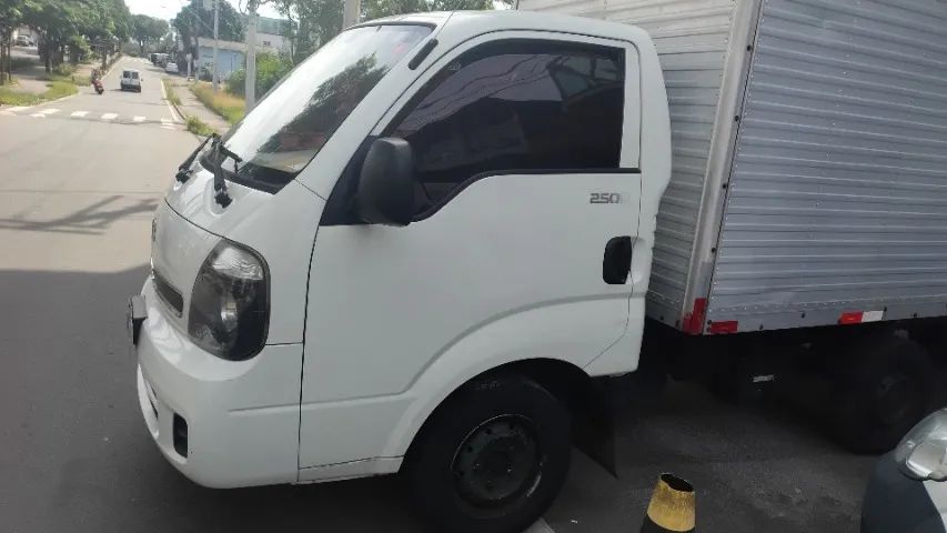 Kia bongo 2013 completo 