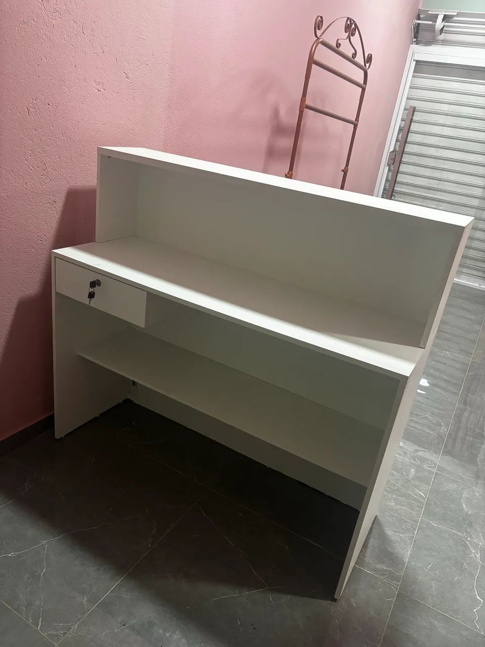 Vendo uma arara e um balcão de loja ! - Foto 2