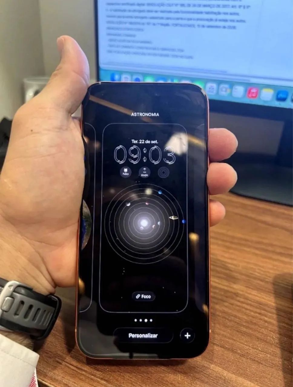 iPhone 17 Pro Max 512GB Laranja - Foto 3