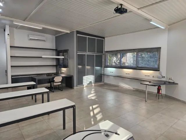 EXCELENTE SALA COMERCIAL NO CORAÇÃO DO SETOR SUL - Foto 2