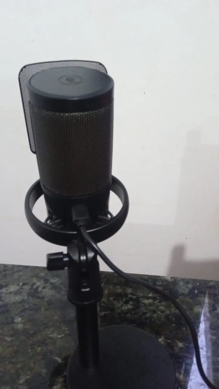 Microfone Gamer Profissional Com Led Rgb Condensador Bk805c Cor Preto Com Conector De Moni - Foto 4