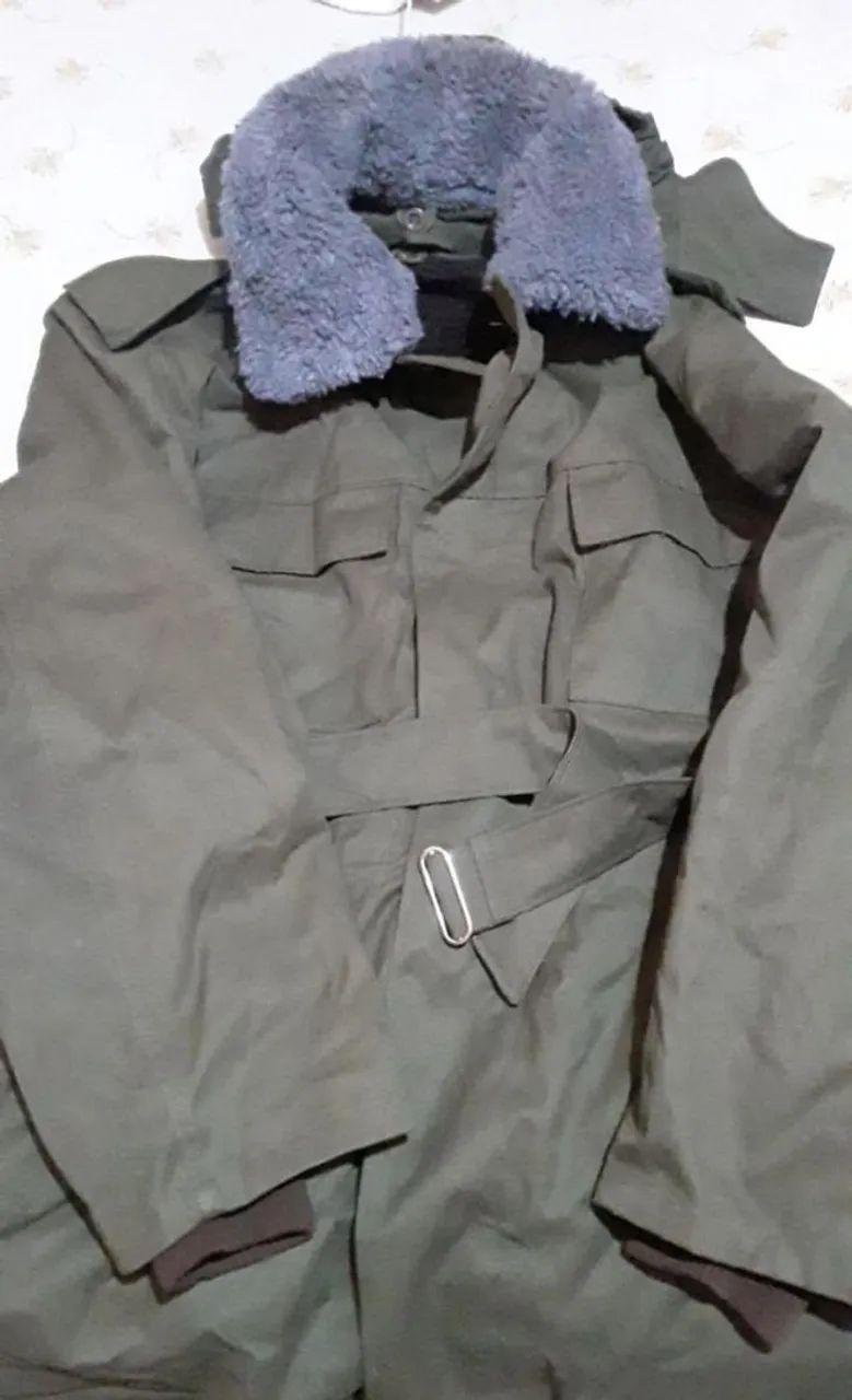 Parka militar original Exército Checoslovaco, ano 1989.