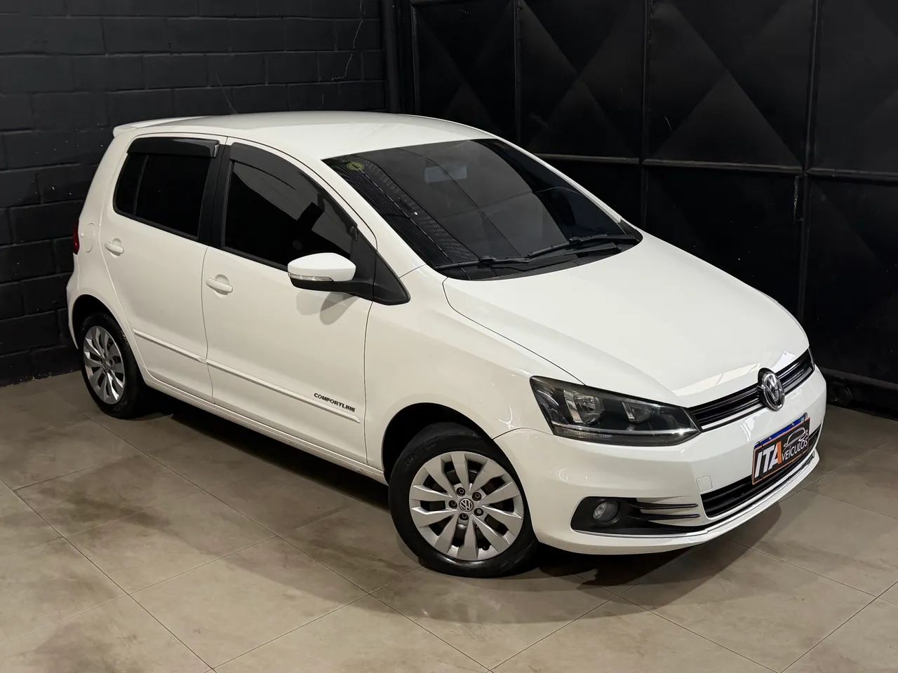 Volkswagen Fox TRENDLINE 1.0 FLEX 8V 5P 2015