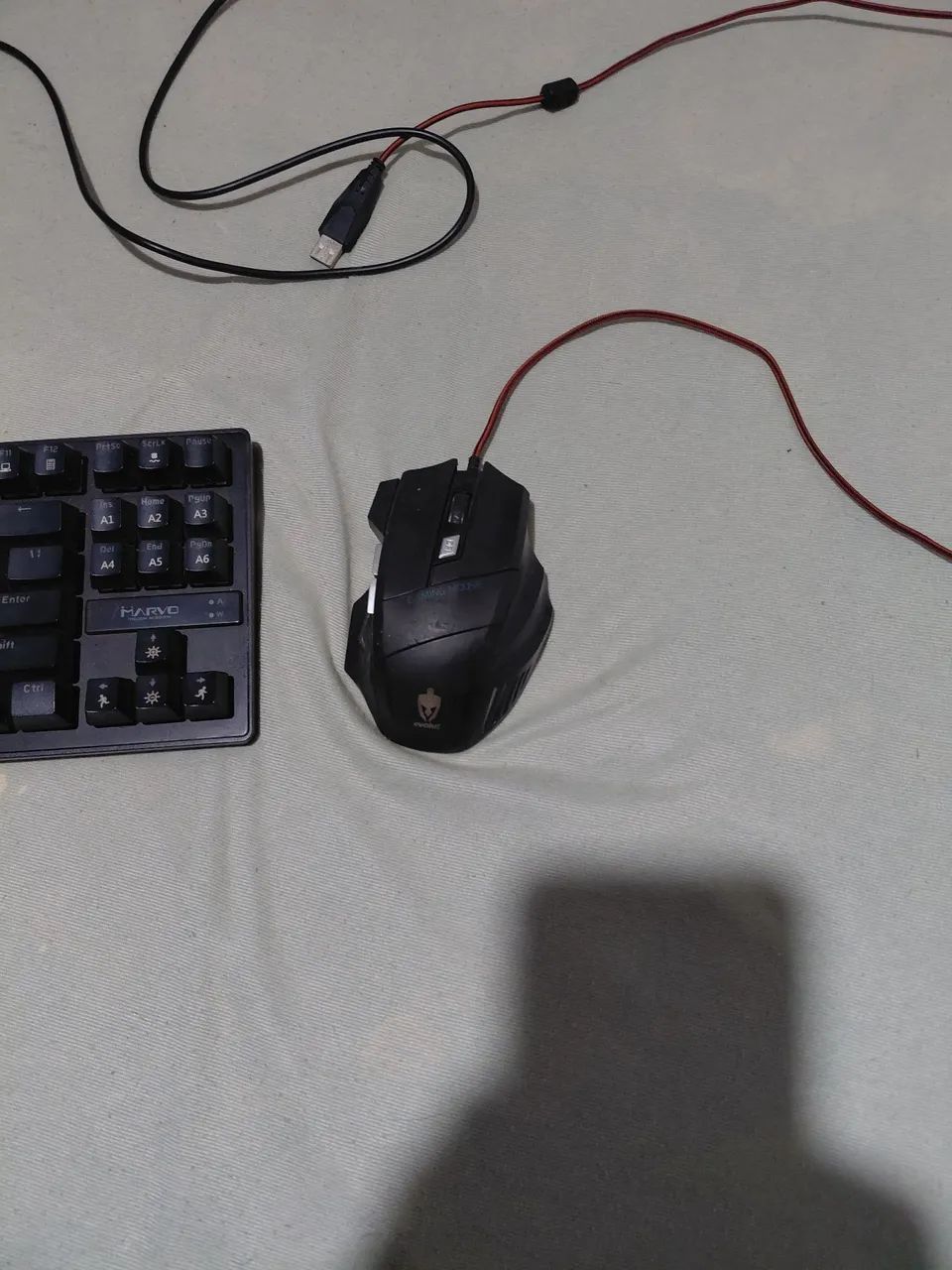 Teclado e mouse gamer mecânico 