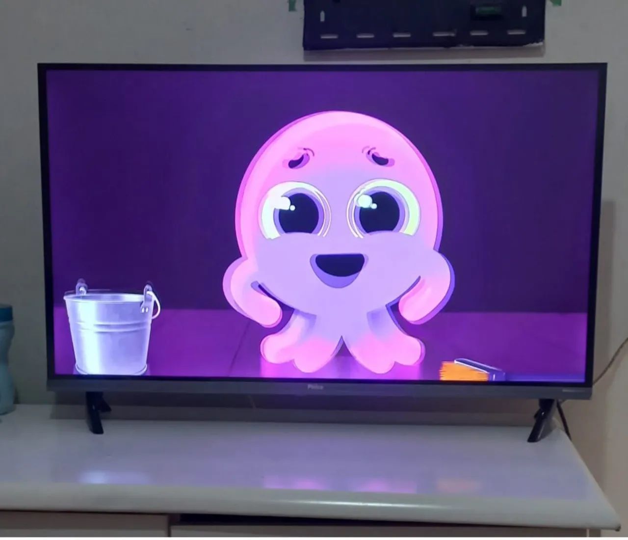 TV SMART 32 POLEGADAS EM EXCELENTE ESTADO AINDA NO PLÁSTICO 