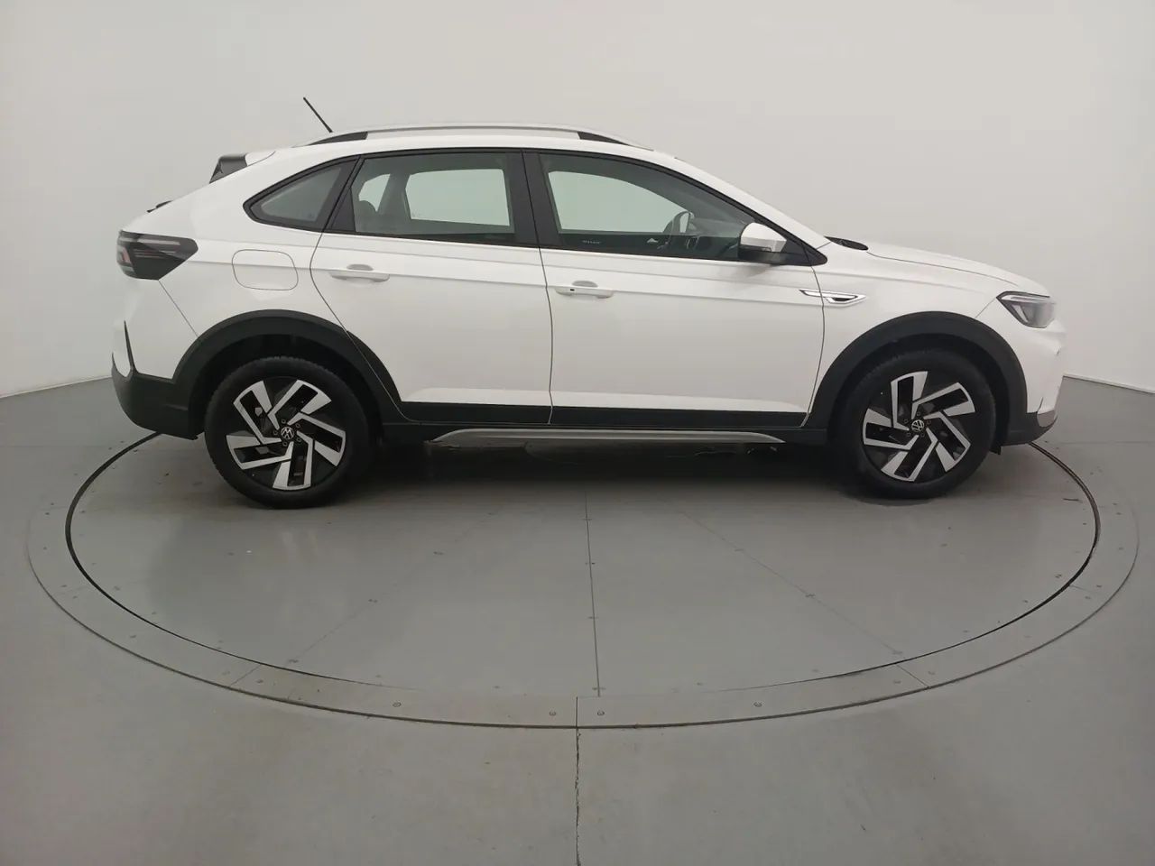 Volkswagen Nivus Highline 1.0 200 TSI Flex Aut., foto 6 de 18
