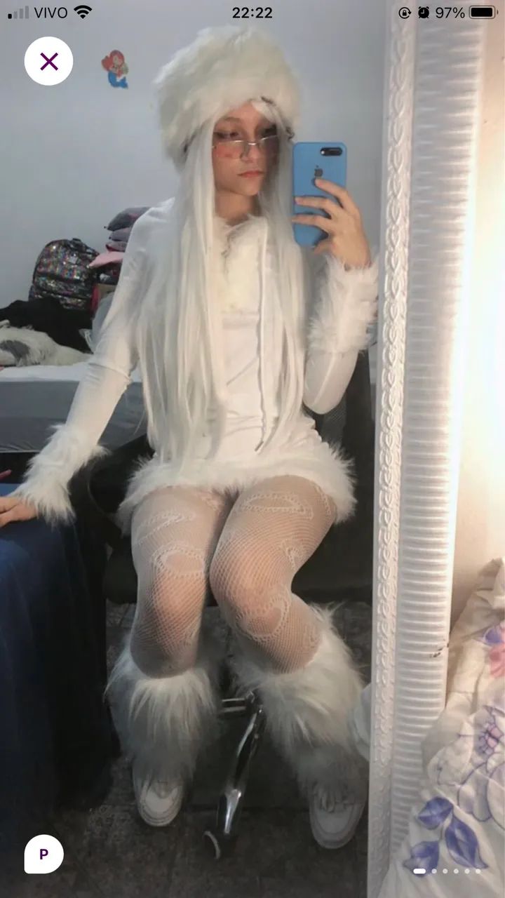 vestido branco y2k com pelinhos - Foto 2