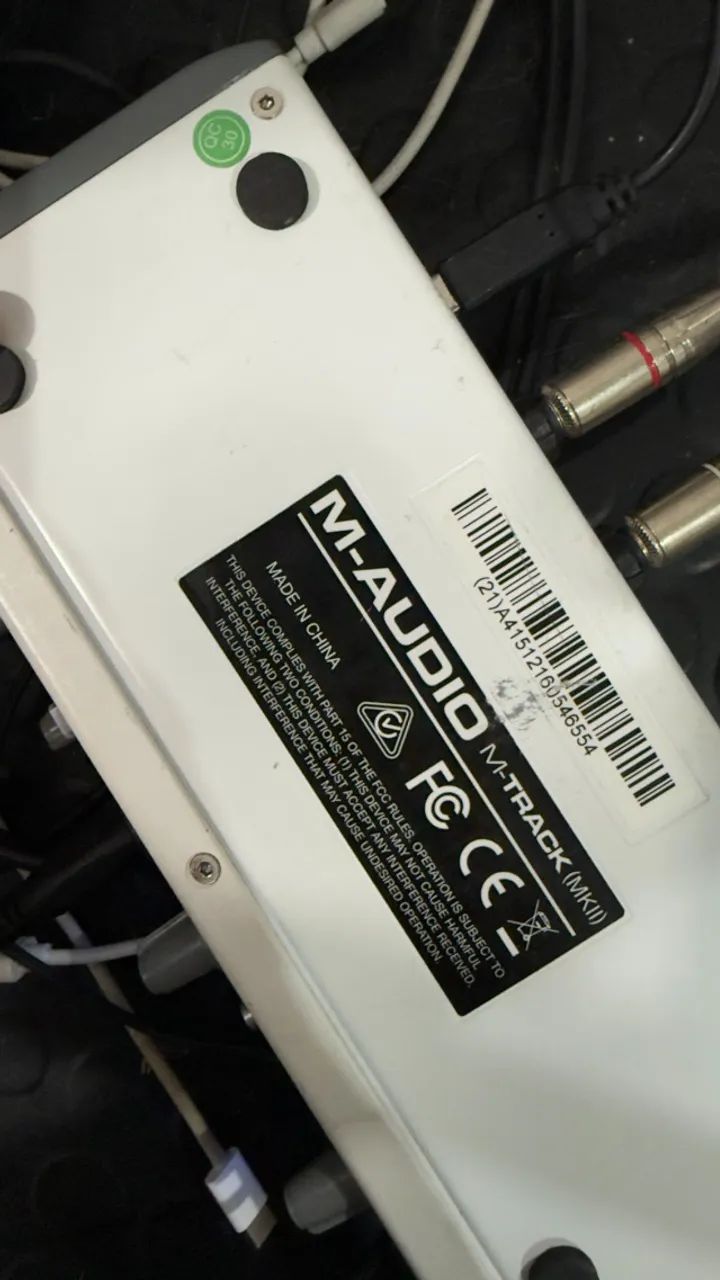 Interface de Áudio M-Audio M-Track II USB 2.0 24-Bit Phantom MIDI - Foto 2