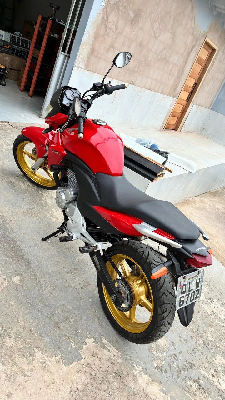 MOTO CB 300r VERMELHA
