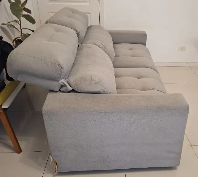 Sofá retrátil 2 lugares para sala - ótimo estado - Foto 3