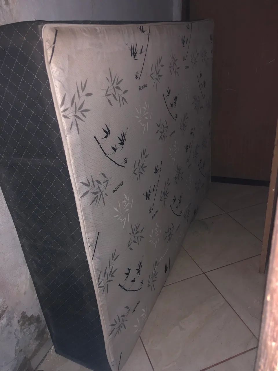 Cama de casal semi nova 