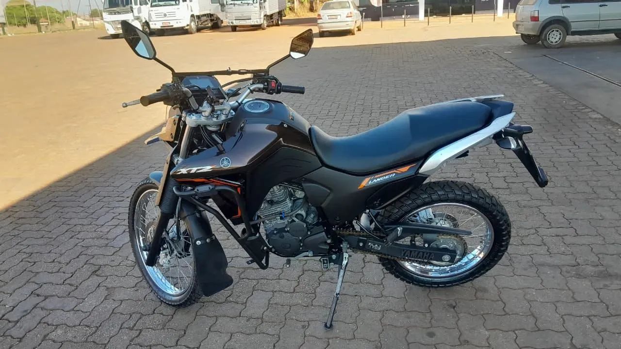 Lander 250 XTZ