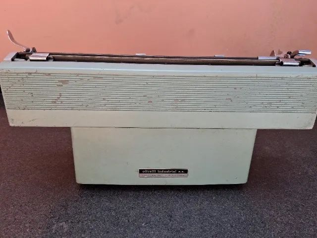 Máquina De Escrever Olivetti Lexikon 80 - Foto 4