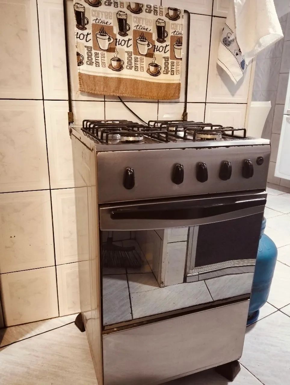 Fogão inox 4 bocas elétrico.