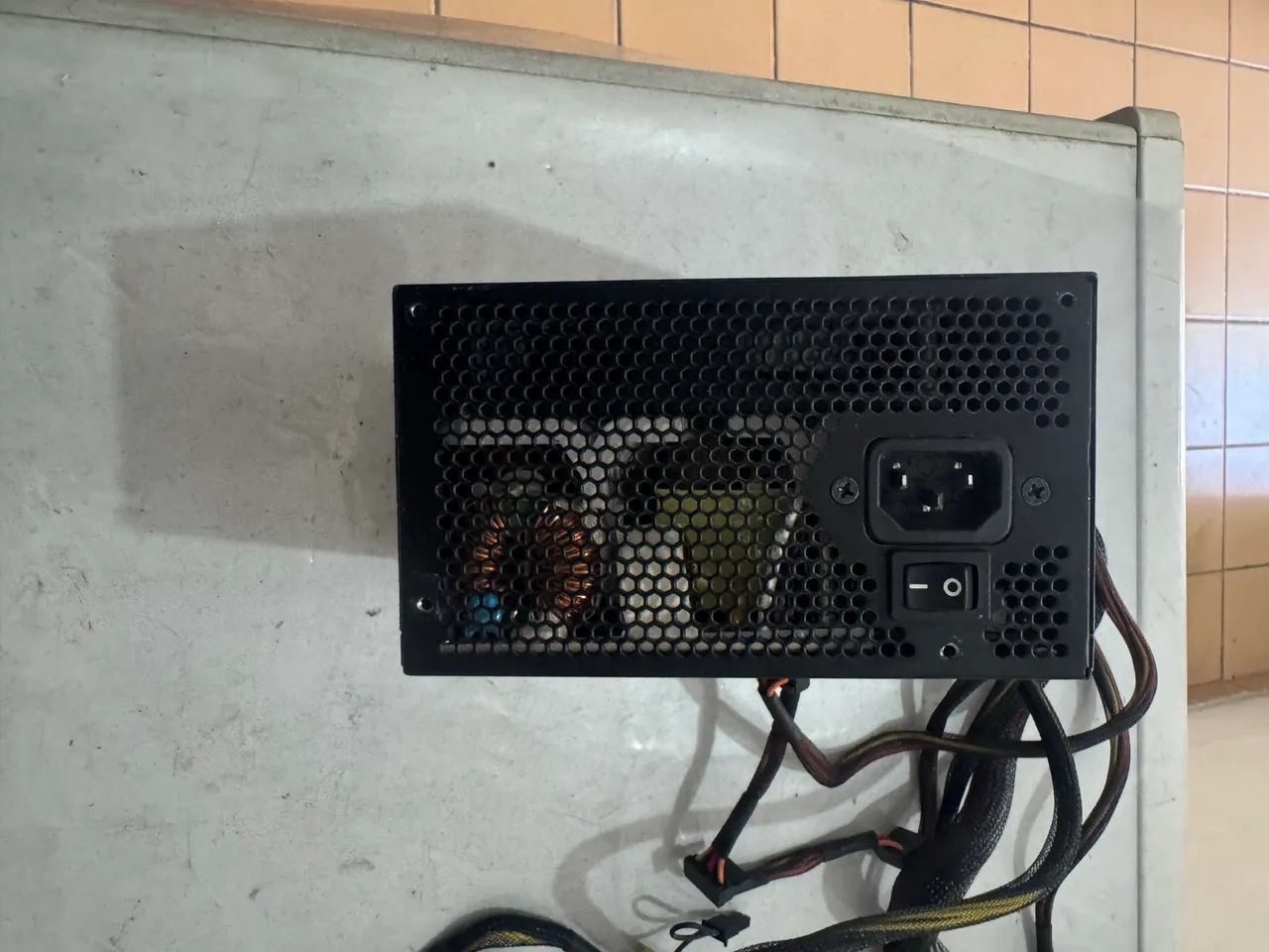 Fonte real 650W cooler master 80 plus bronze  - Foto 3