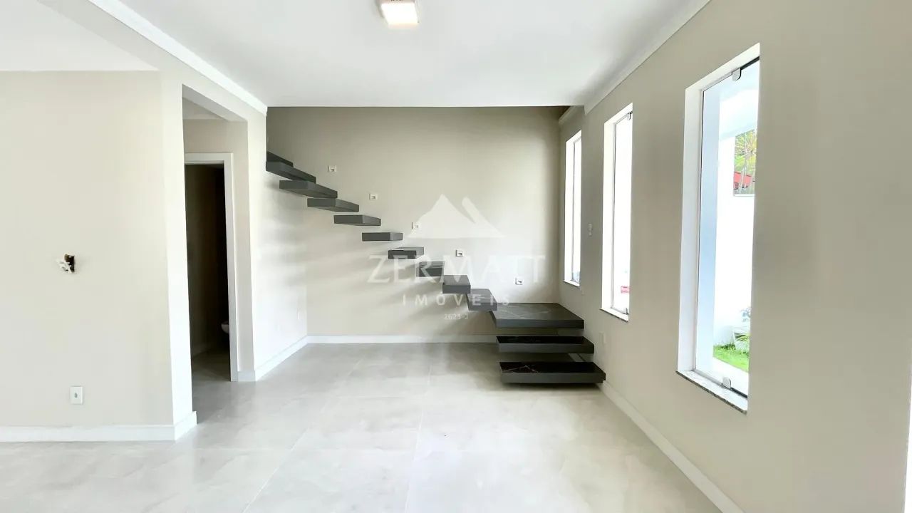 AMPLO SOBRADO COM ESPAÇO NOS FUNDOS - Foto 3