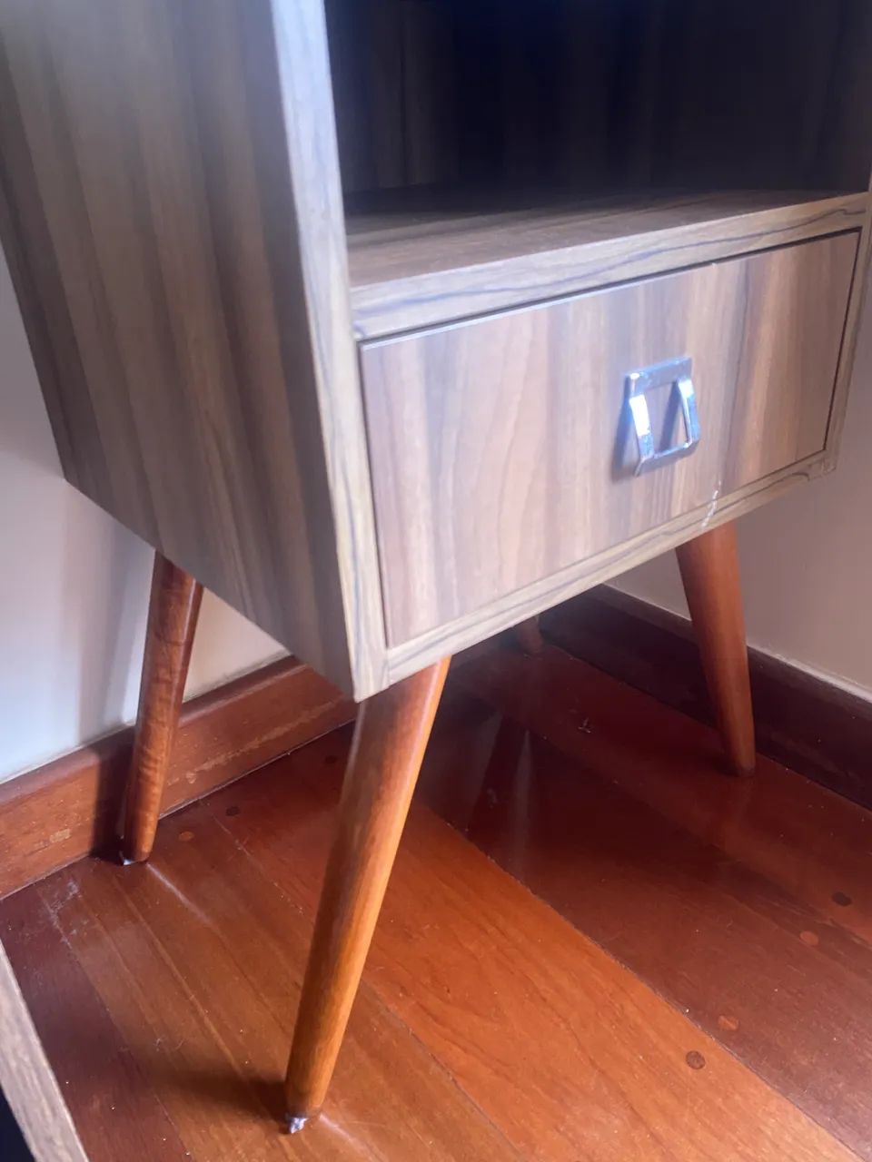 Mesa de Cabeceira Retrô com Gaveta - Foto 3