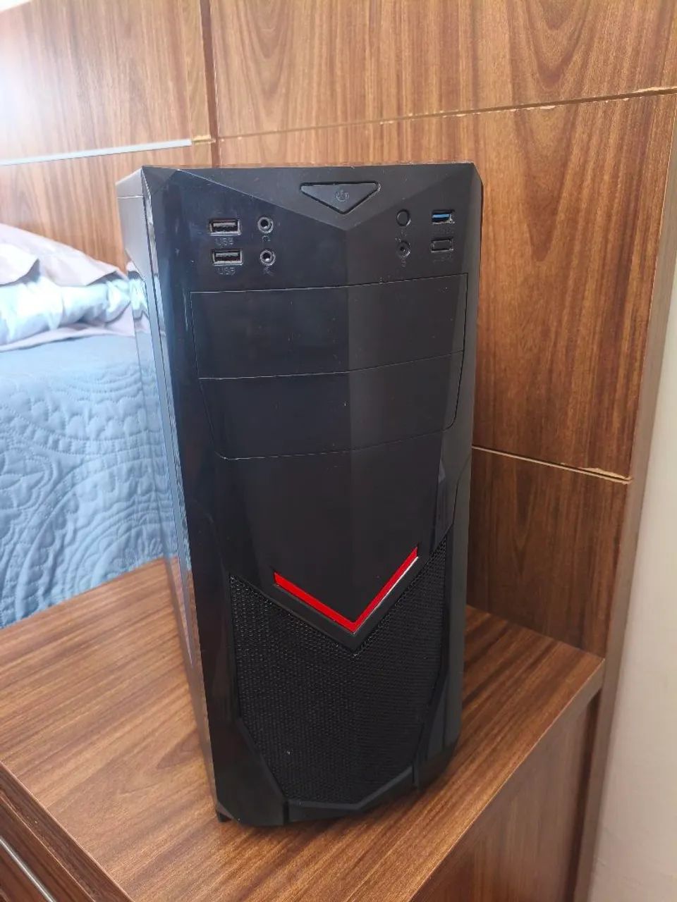 Gabinete com lateral em acrílico 