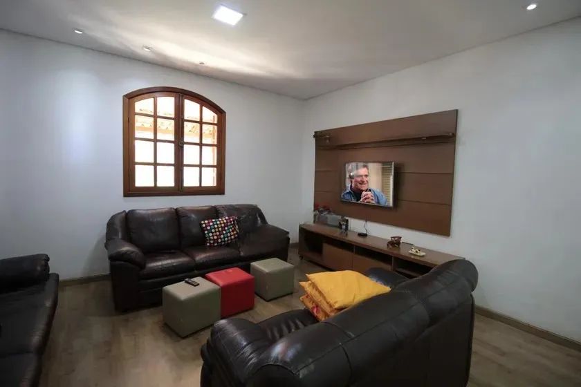 Casa à Venda - Floramar, 4 Quartos, 360 m2