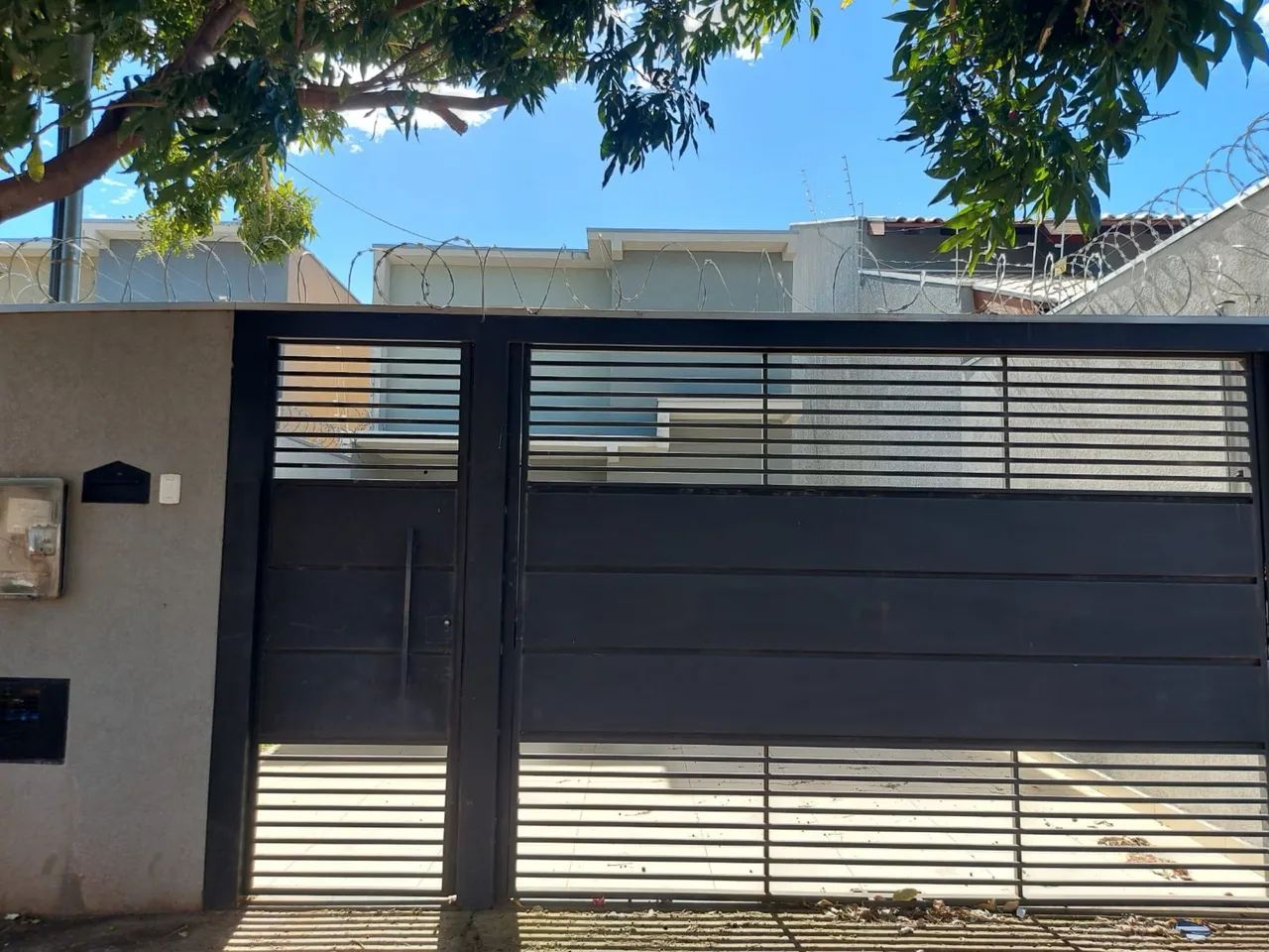 CASA NA VILA NASSER COM 3 QUARTOS 