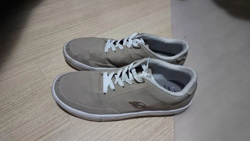Tenis Mormai solado baixo