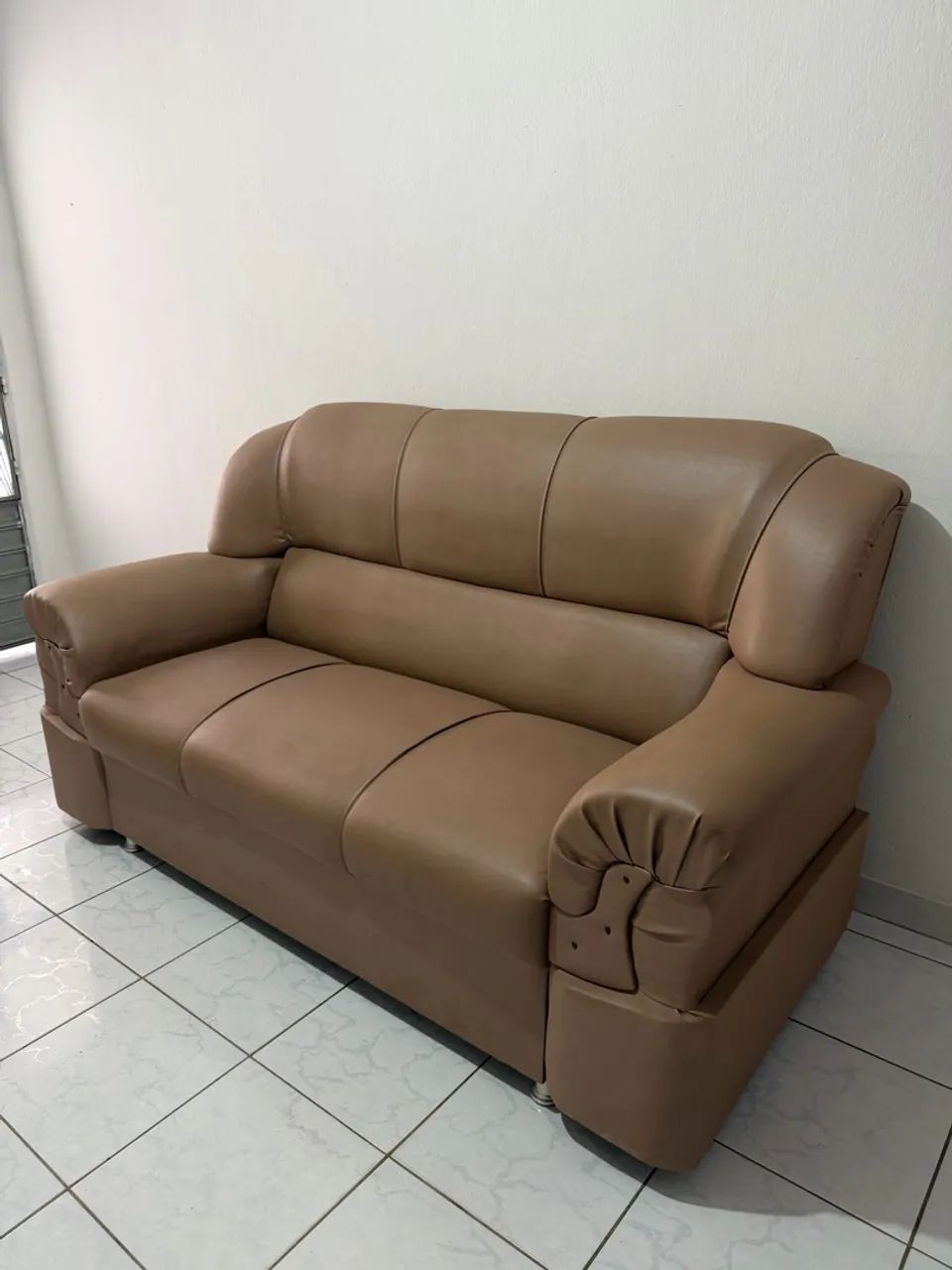 Conjunto de Sofás de 2 e 3 lugares - Usado em ótimo estado - Foto 2
