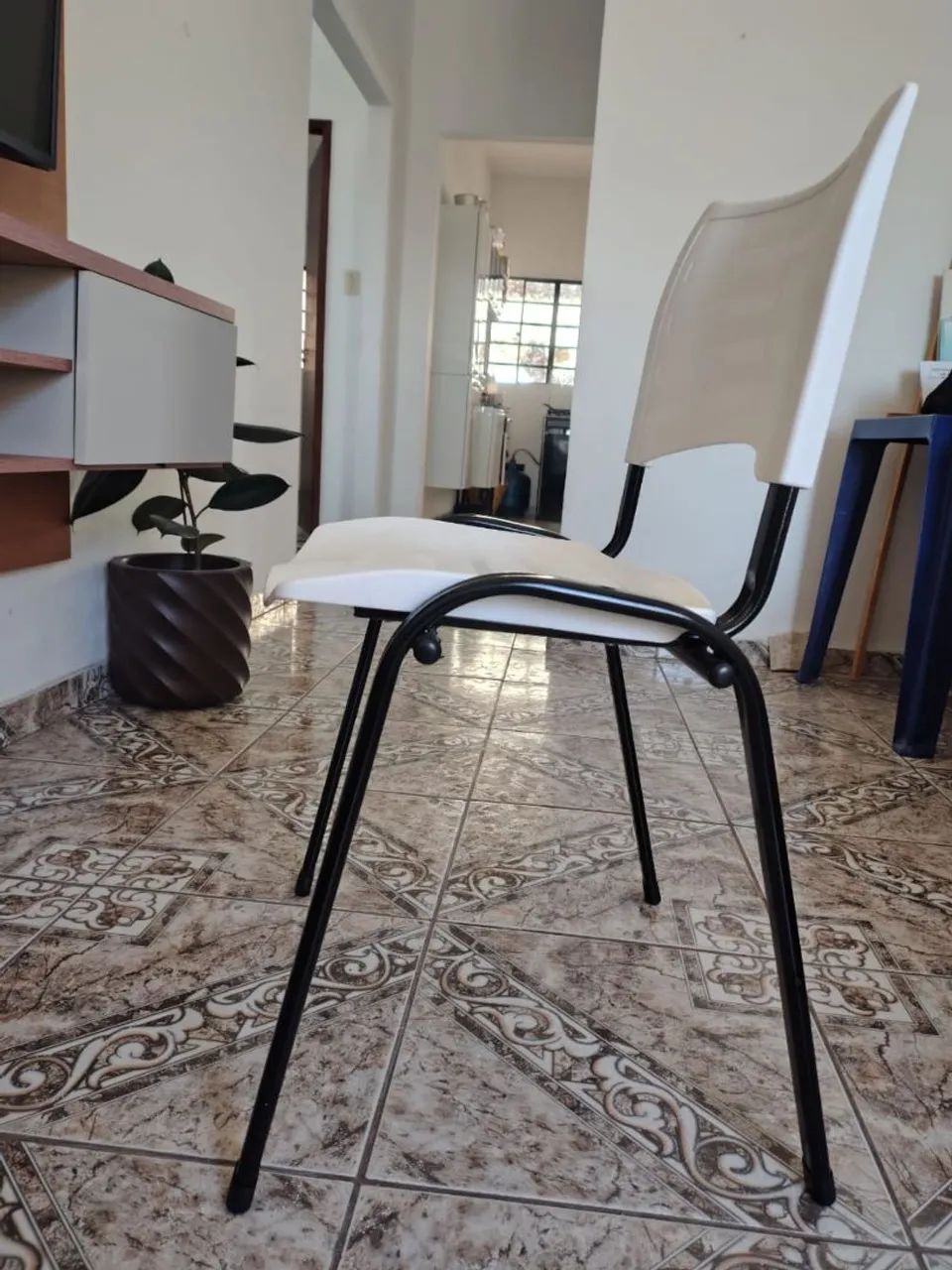 Cadeiras de Polipropileno Brancas  - Foto 4