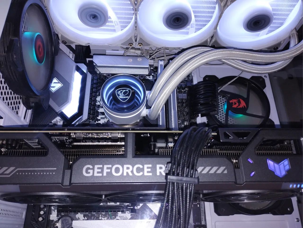 RTX 5070 TUF GAMING 12GB (usada) - Foto 3