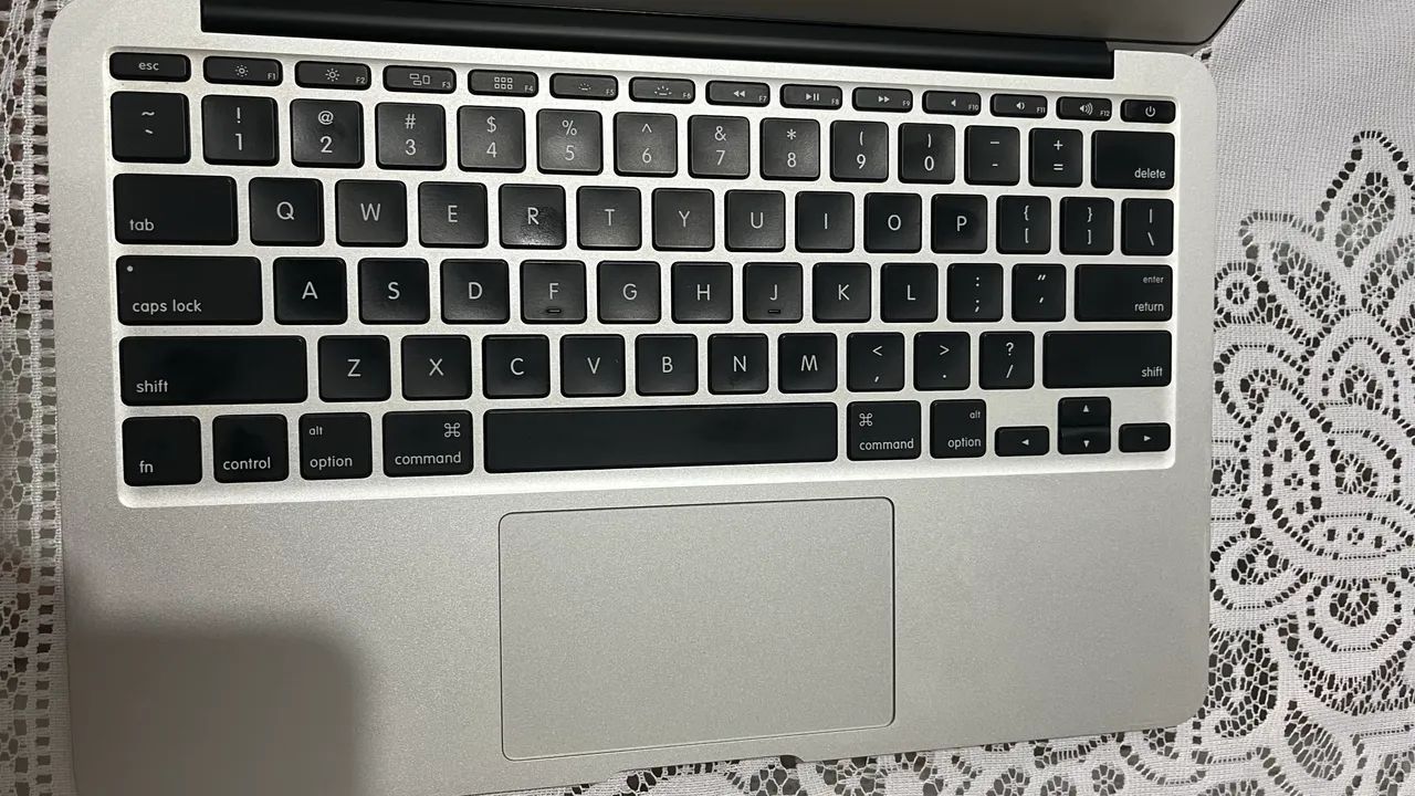 MacBook Air 11 polegadas 2014 A1465 - i5 - 4GB - 128GB SSD