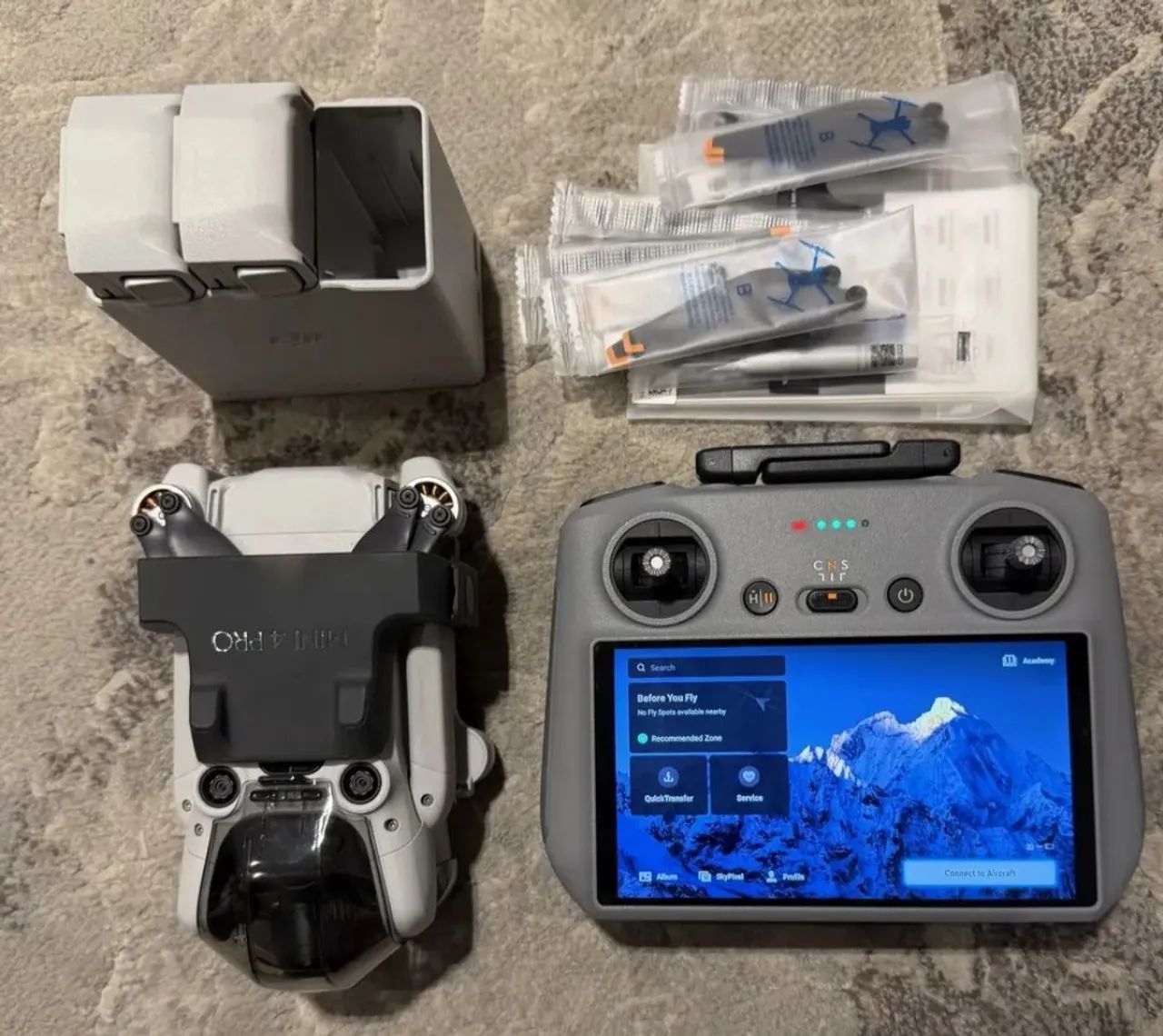 Drone DJI Mini 4 Pro Fly More Combo Plus - Foto 2