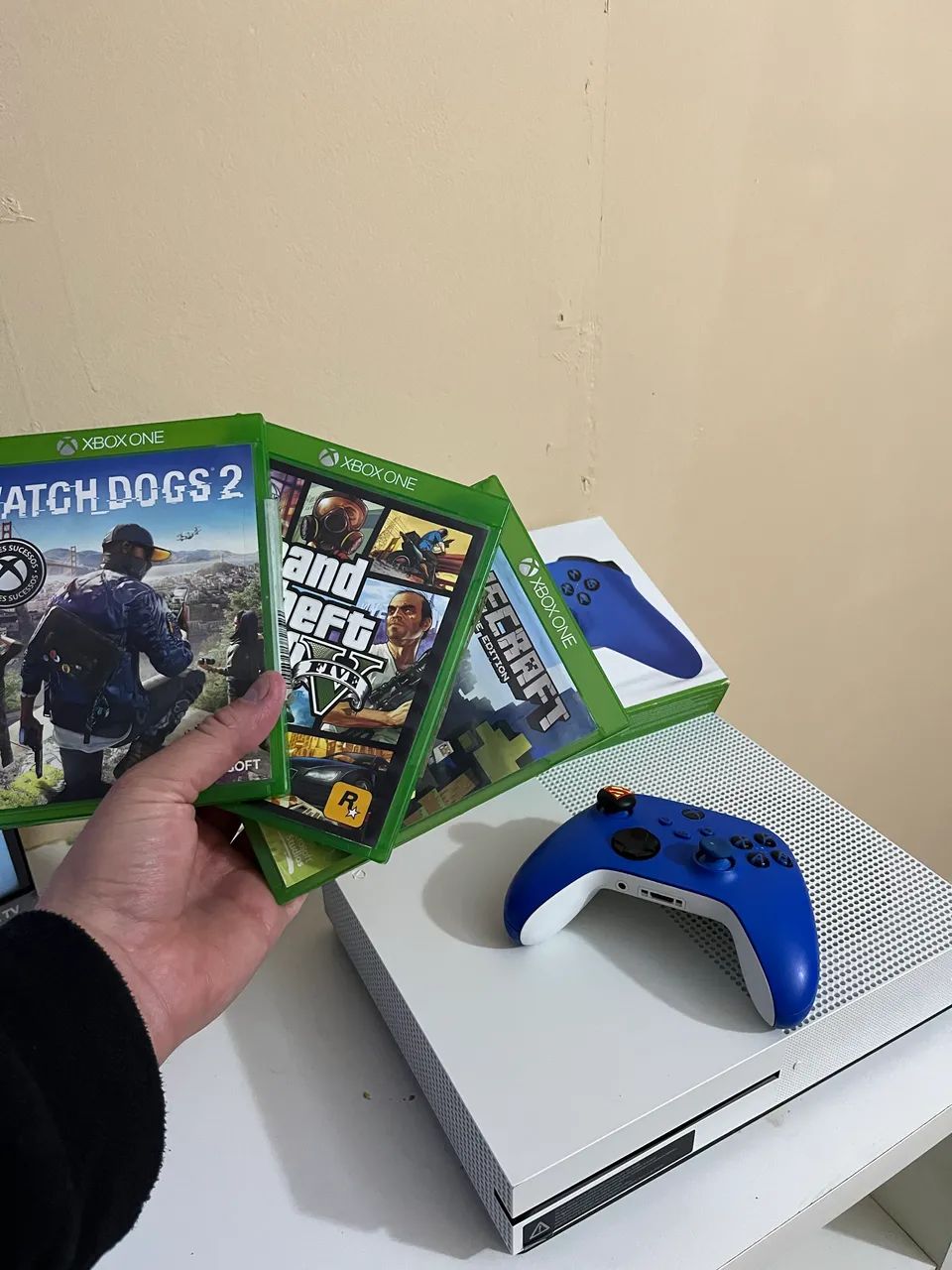 ? XBOX ONE S + CONTROLE ORIGINAL + 3 JOGOS ?