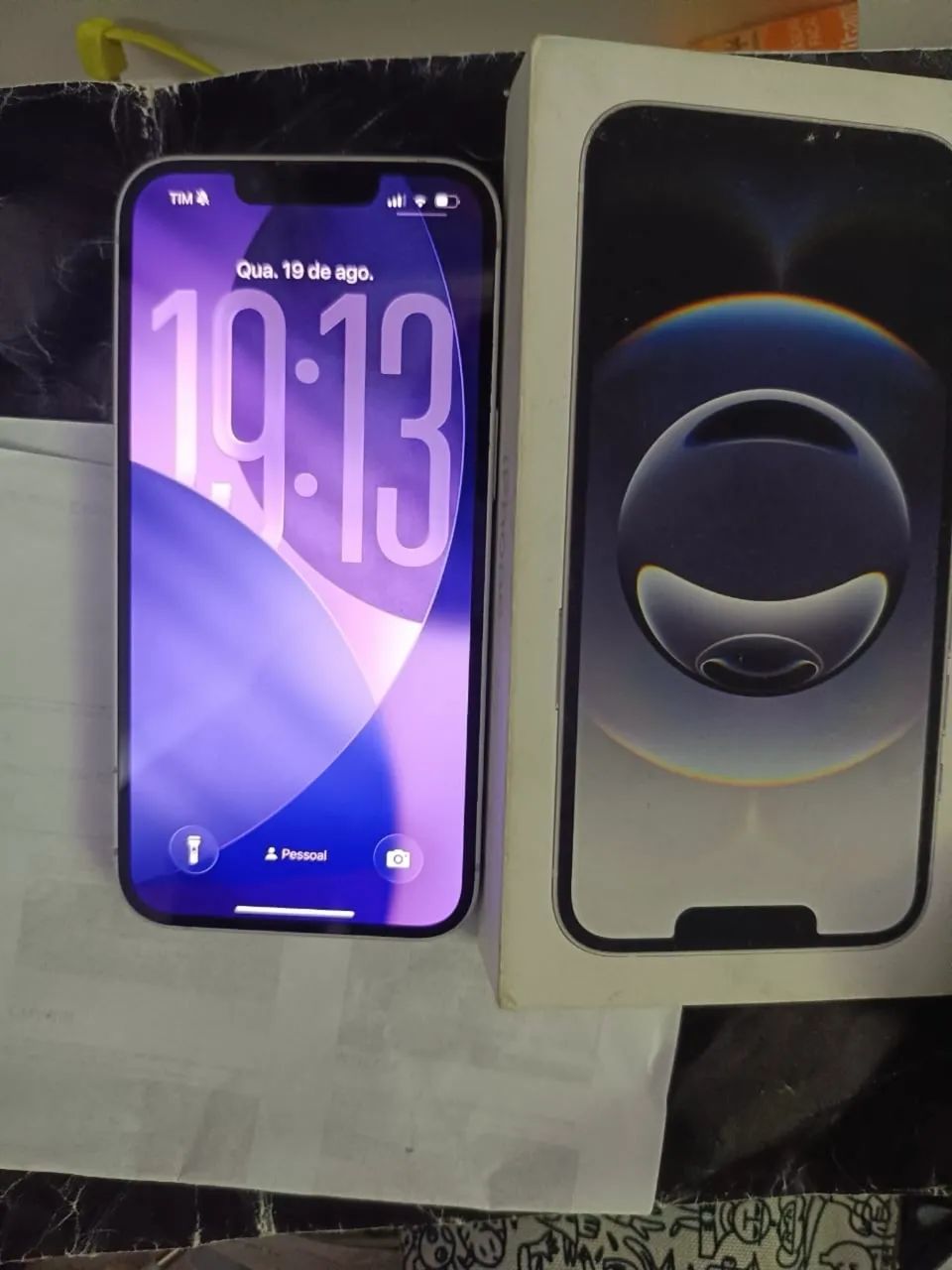 iPhone 16e 