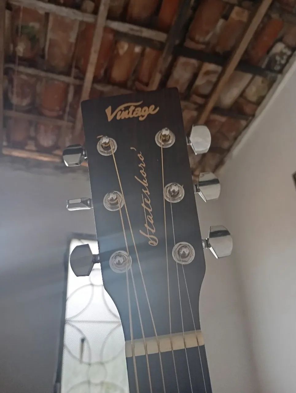 Violão muito bom 