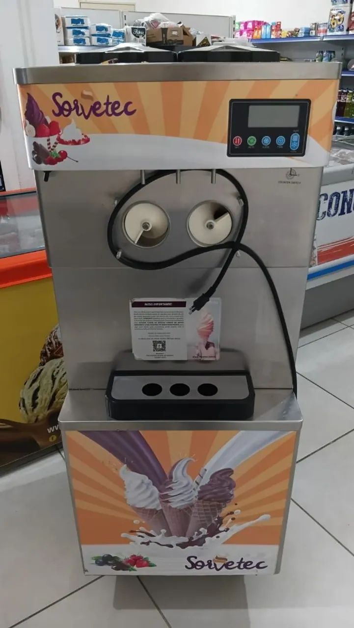 Máquina de fazer sorvete 