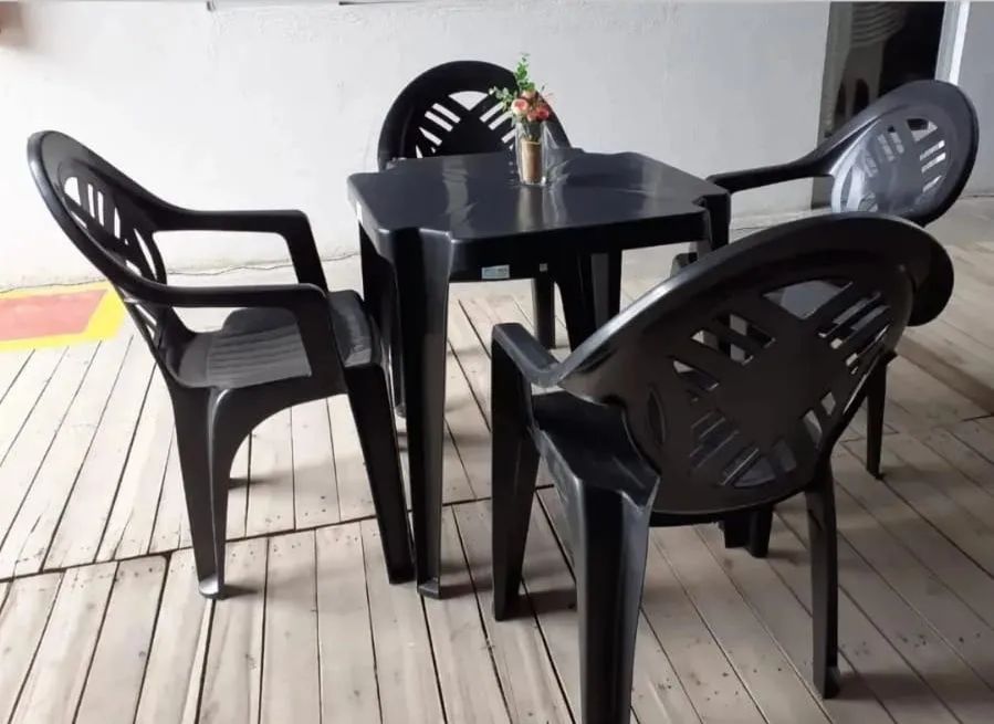 Conjunto de mesa e cadeiras com braços - Oferta! - Foto 2