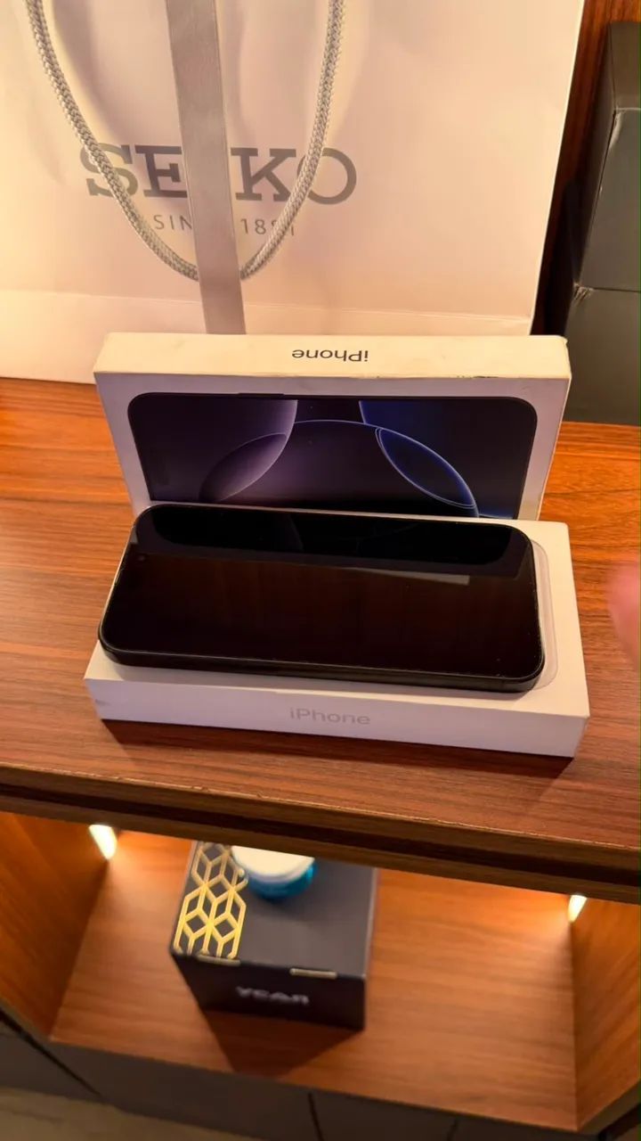 iPhone 16 pro Max muito novo 