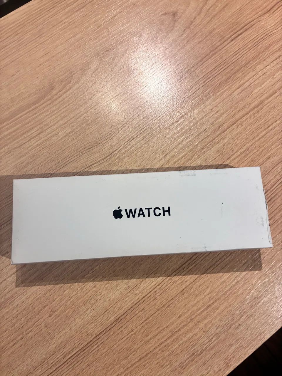 Apple Watch SE na caixa com carregador - Foto 2