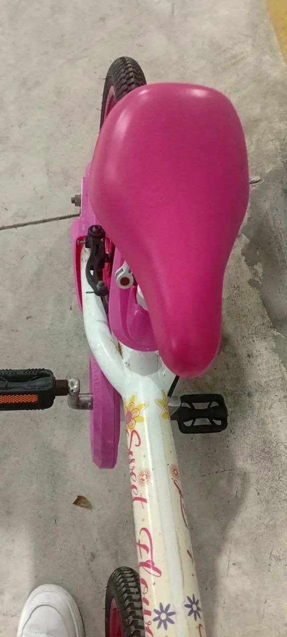 Bicicleta  bandeirantes aro 16 com capacete Frozen - Foto 2