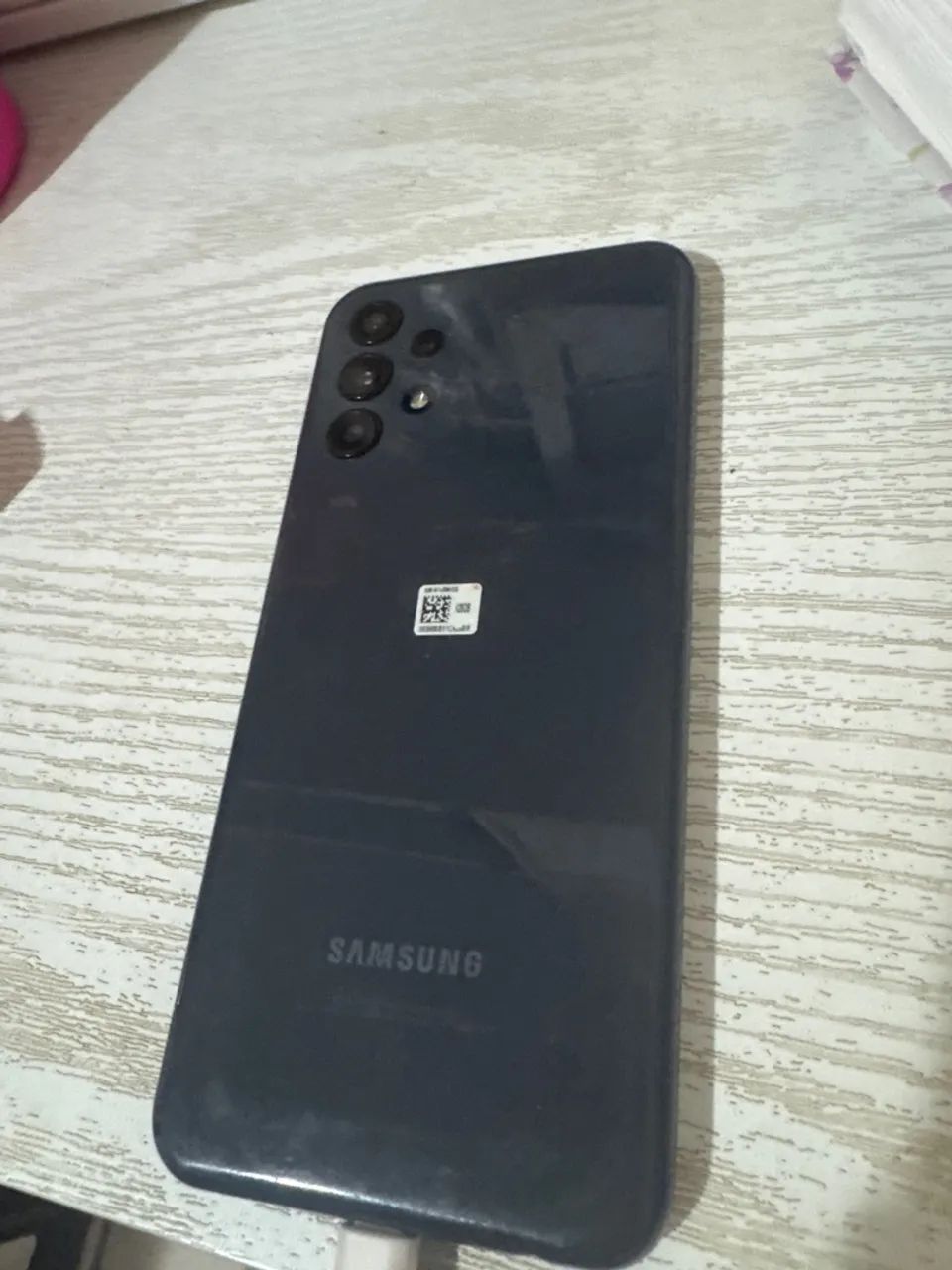 Celular Samsung A13 usado em bom estado.