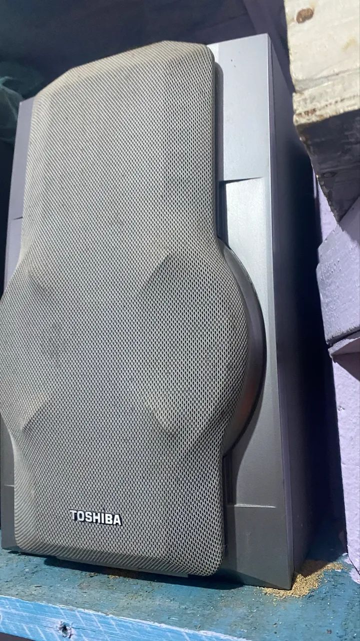 2 caixas de som prateada passiva