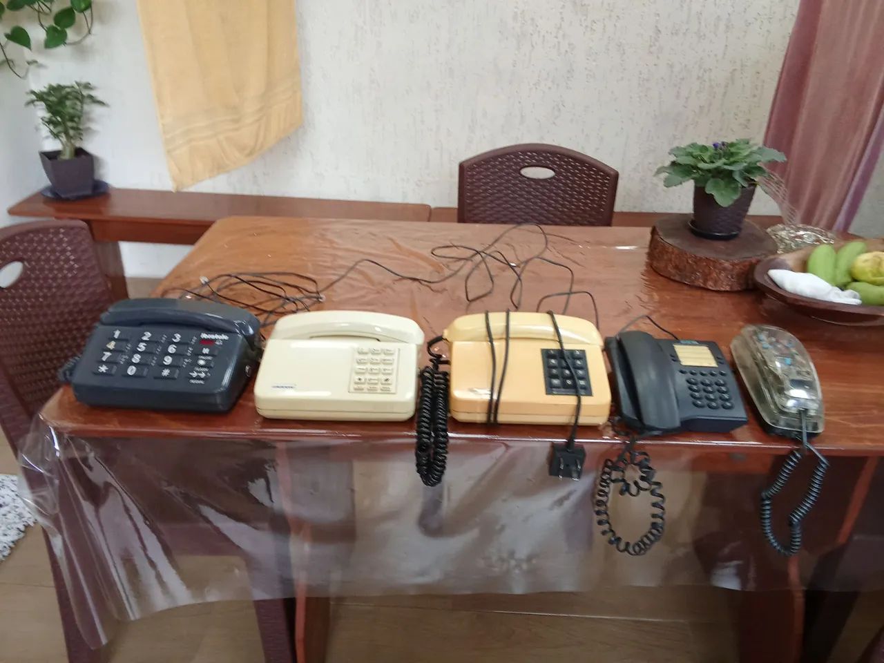 Vendo 5 telefones antigos, não estão funcionando 