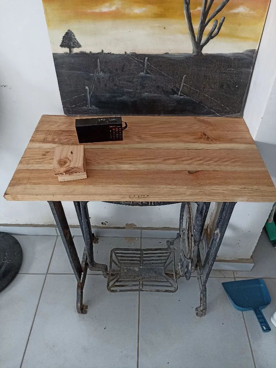 Mesa de canto com pé de máquina  - Foto 2